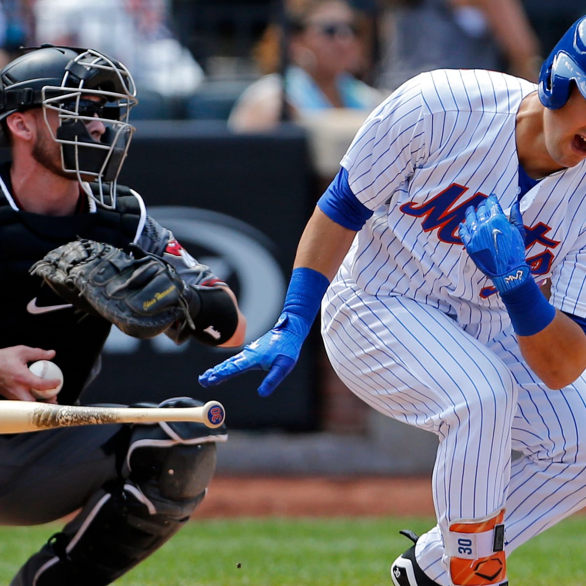 New York Mets video: Michael Conforto loses glove trying to rob HR