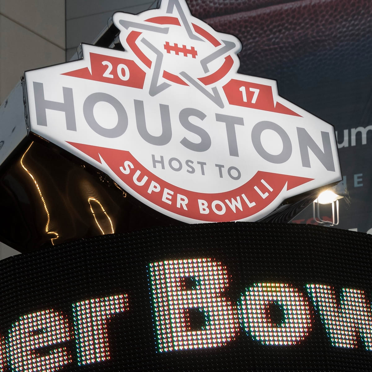 Super Bowl 2017 tickets: Prices soar above $3,500 for upper-level seats 