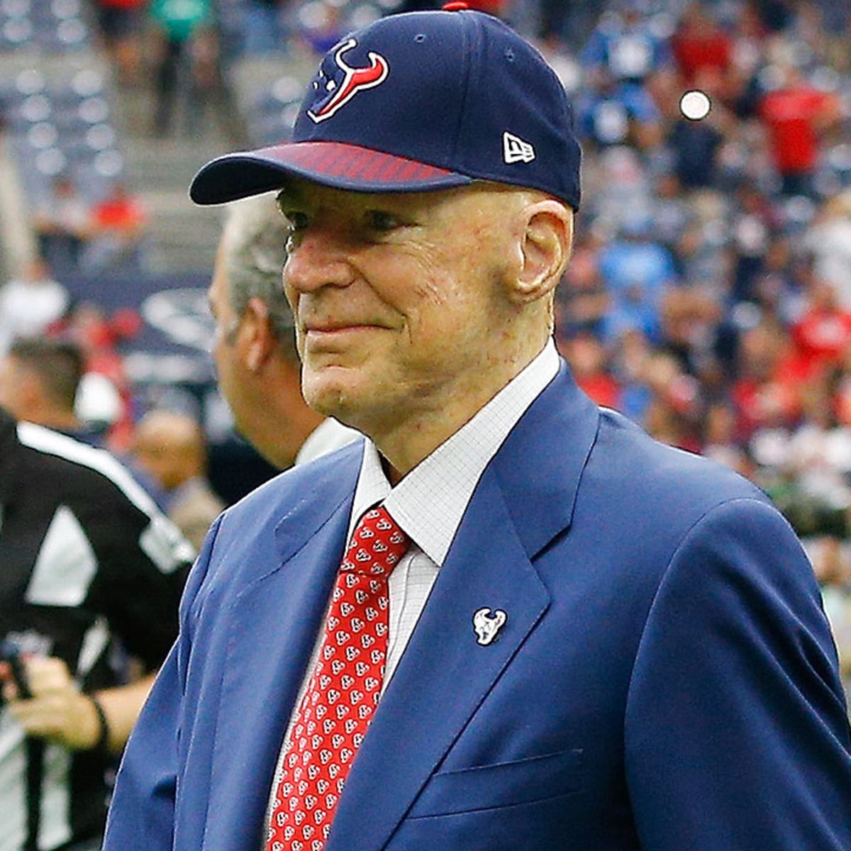 Texans brass, McNair to woo back fans after 2 dysfunctional years