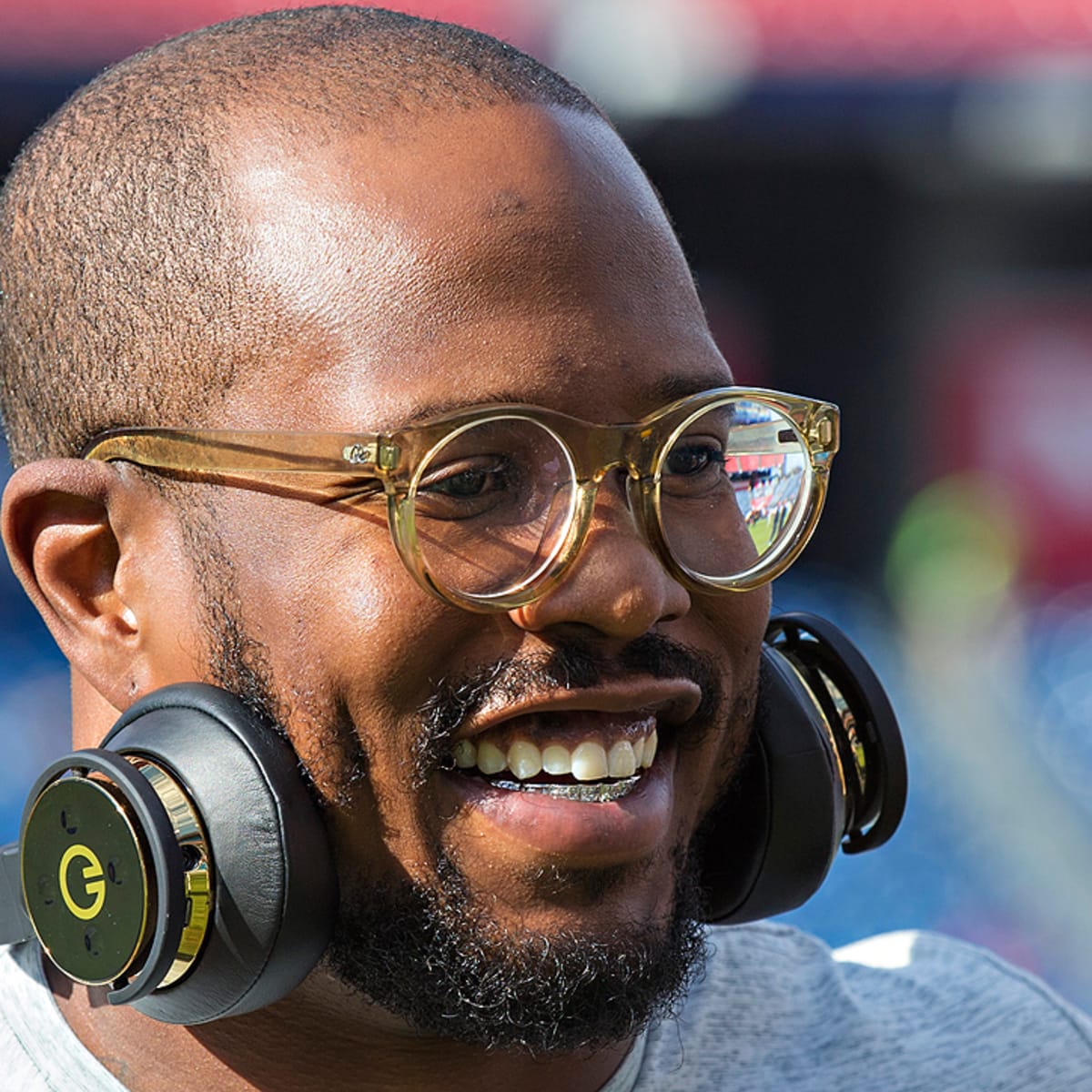 Von Miller becomes new Old Spice guy