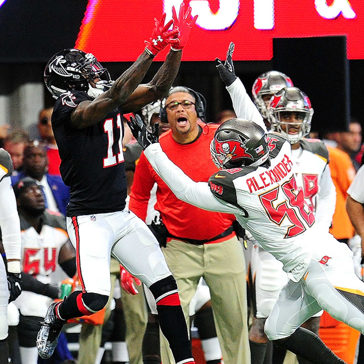 December 29, 2019: Atlanta Falcons wide receiver Julio Jones (11) signs a  jersey for fans after the NFL game between the Atlanta Falcons and the  Tampa Bay Buccaneers held at Raymond James