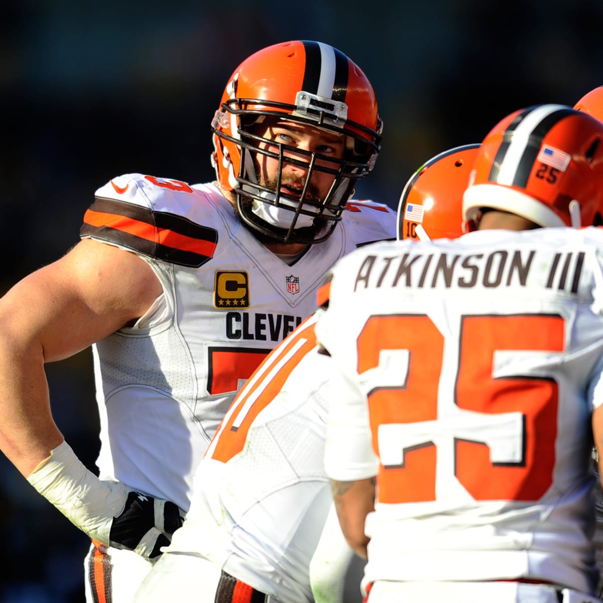 Joe Thomas, Andrew Hawkins make playoff predictions