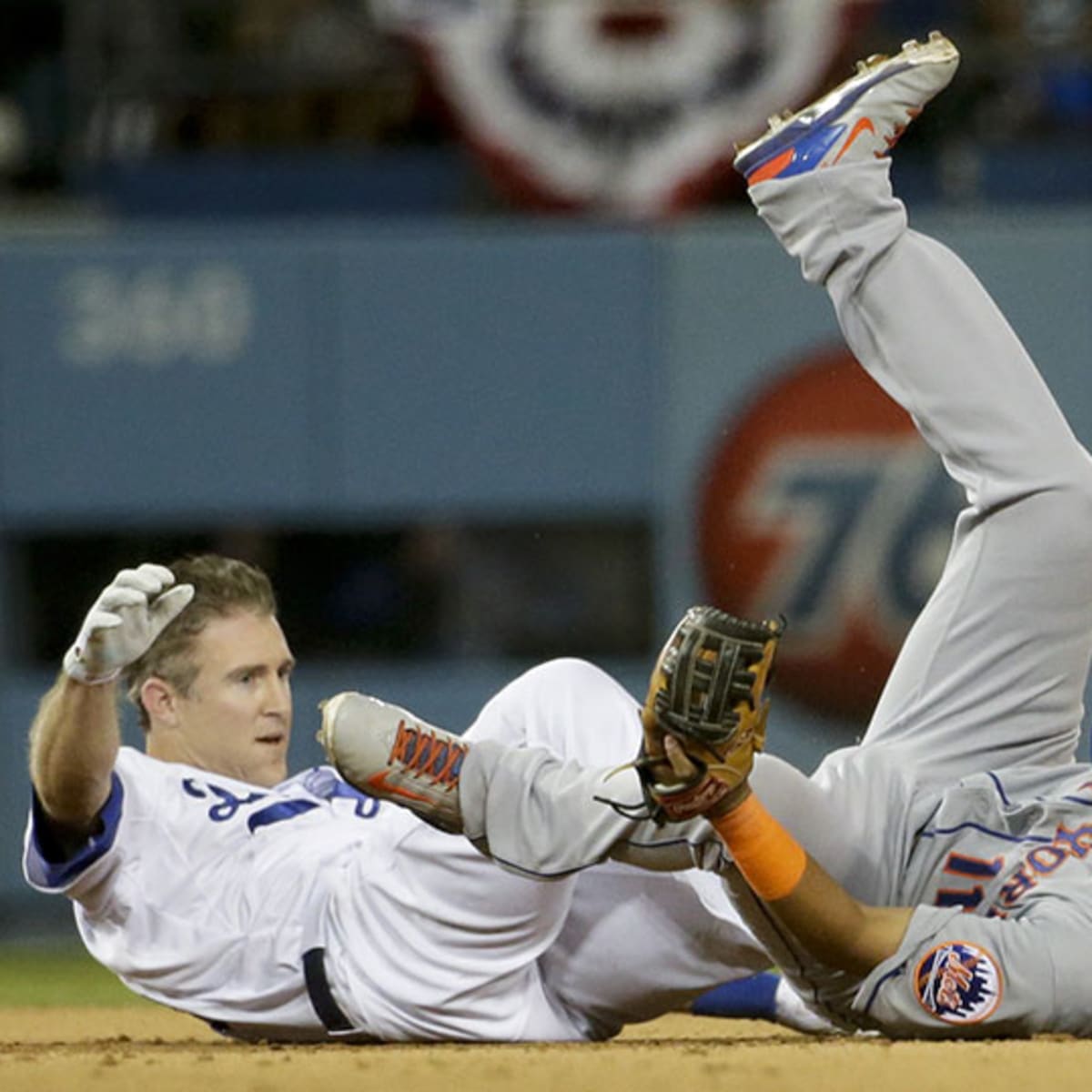 MLB, MLBPA adopt 'Chase Utley rule' on double play slides for 2016