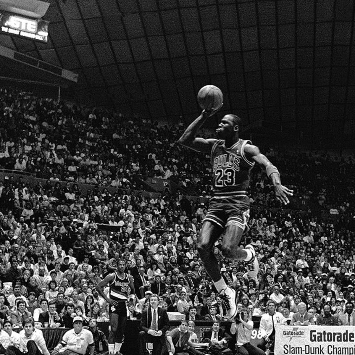 HD wallpaper: basketball player dunk illustration, sports, dark, NBA,  Dwight Howard
