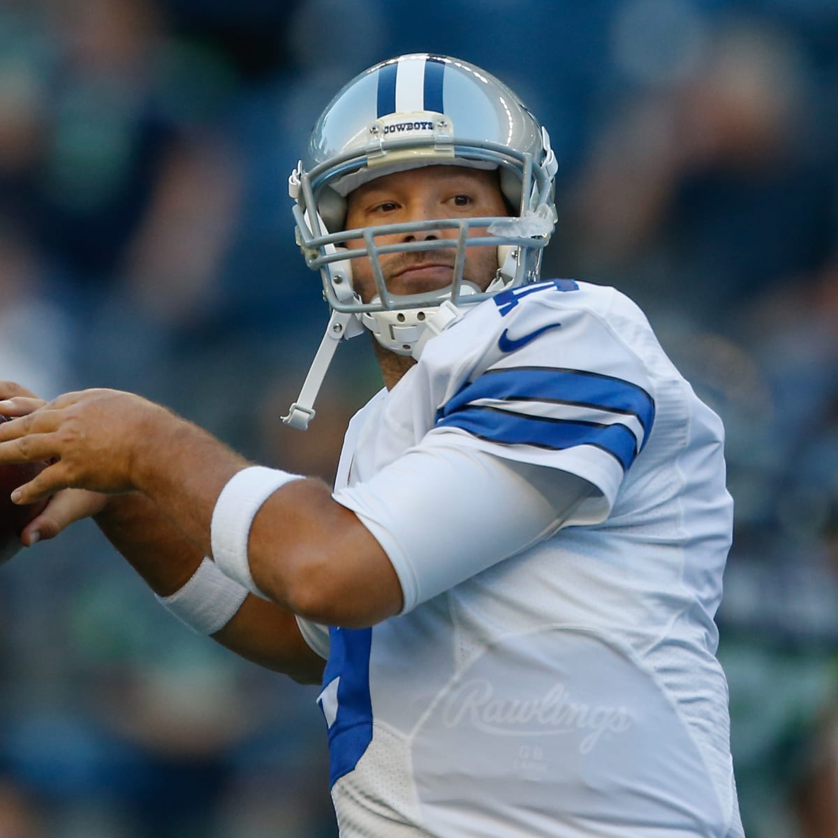 Tony Romo injured as Panthers beat Cowboys to move to 11-0