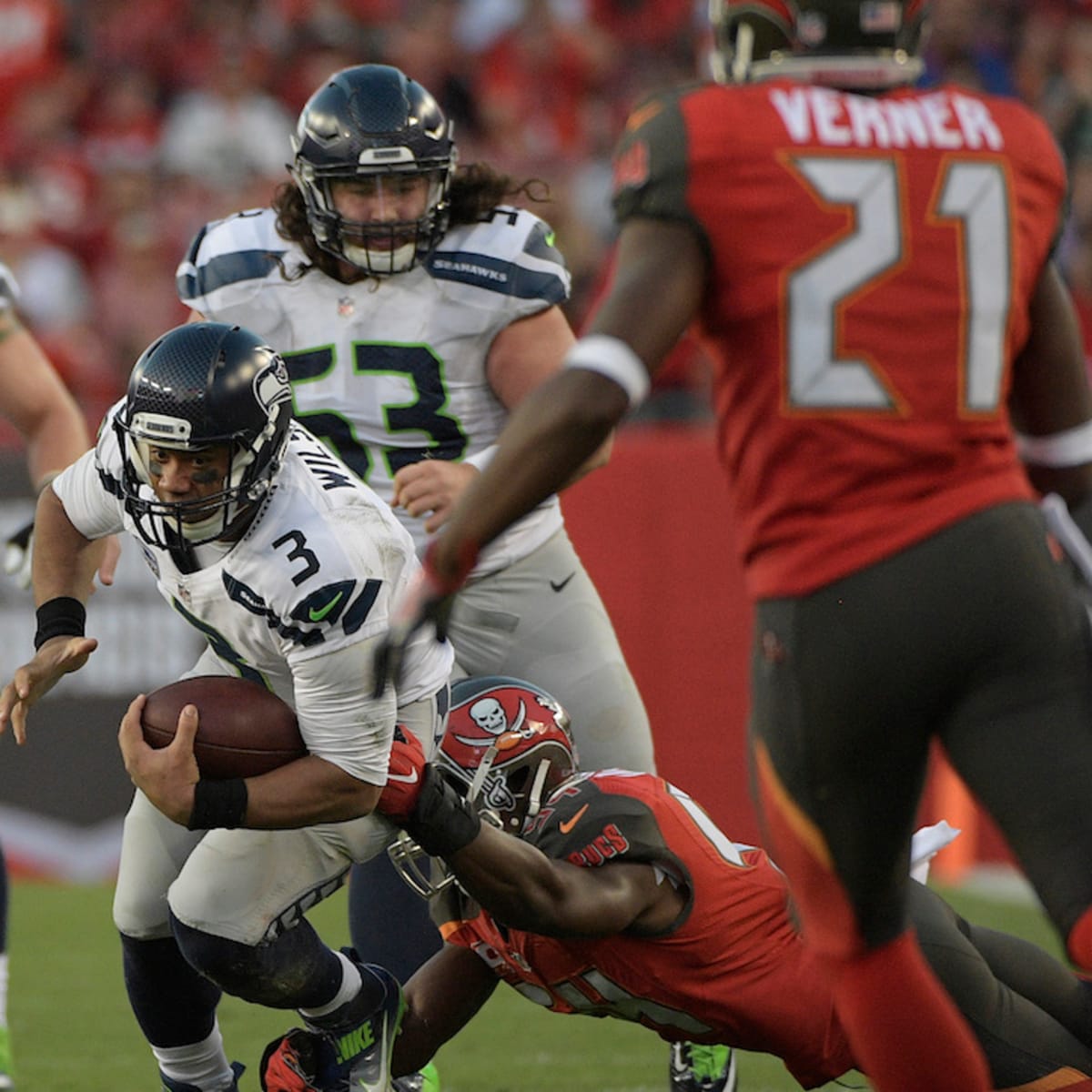 Wilson sacked 6 times as Seahawks fall 14-5 to Bucs