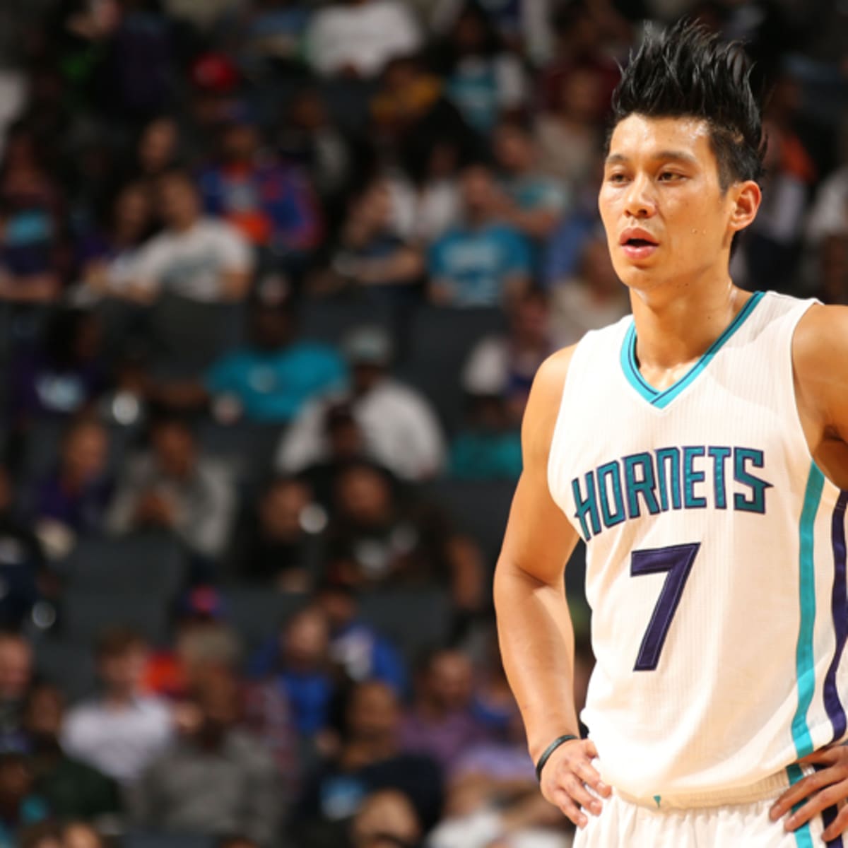 NBA: Jeremy Lin helps lead Charlotte Hornets past New York Knicks, 97-84 –  Daily Freeman