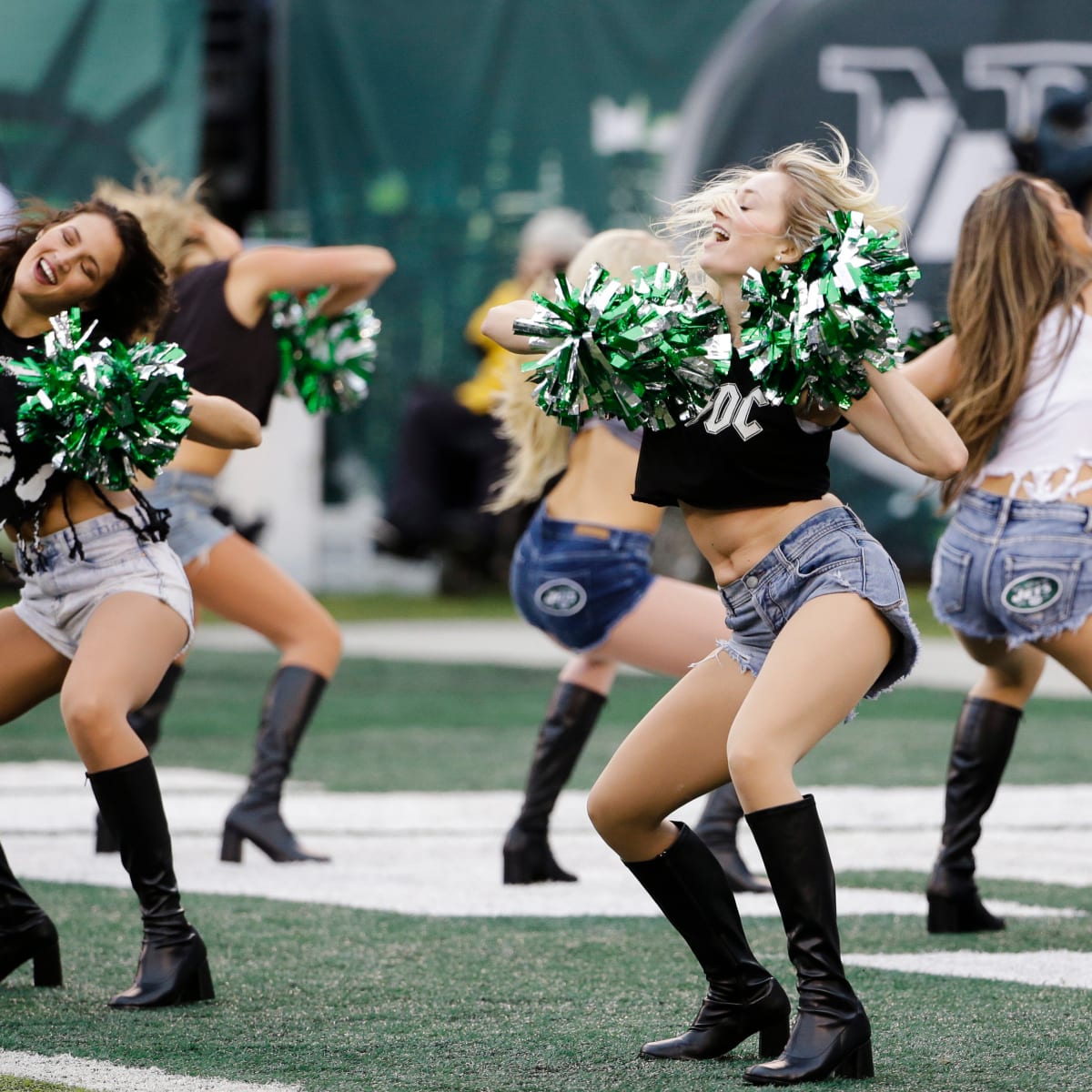 New York Jets Cheerleaders Win $324,000 Settlement Over Unpaid Work