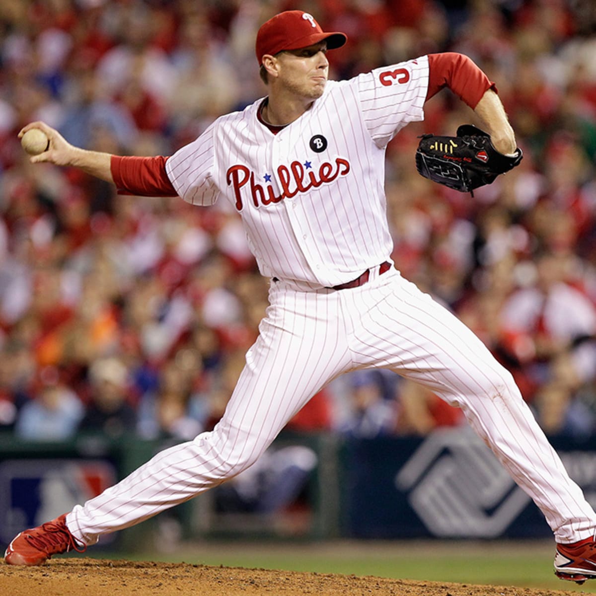 Philadelphia Phillies' Roy Halladay leaves start with shoulder soreness