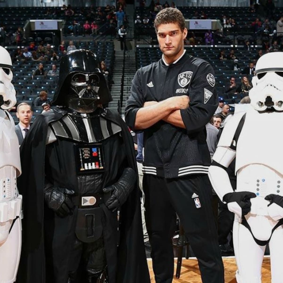 Darth Vader throws out the first pitch on Star Wars Night in Miami 