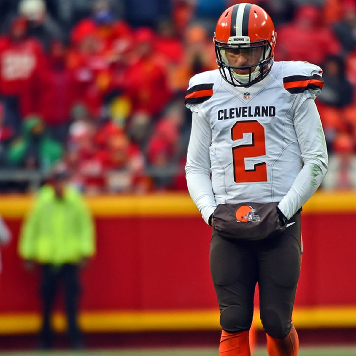 Browns release Johnny Manziel after 2 tumultuous seasons 