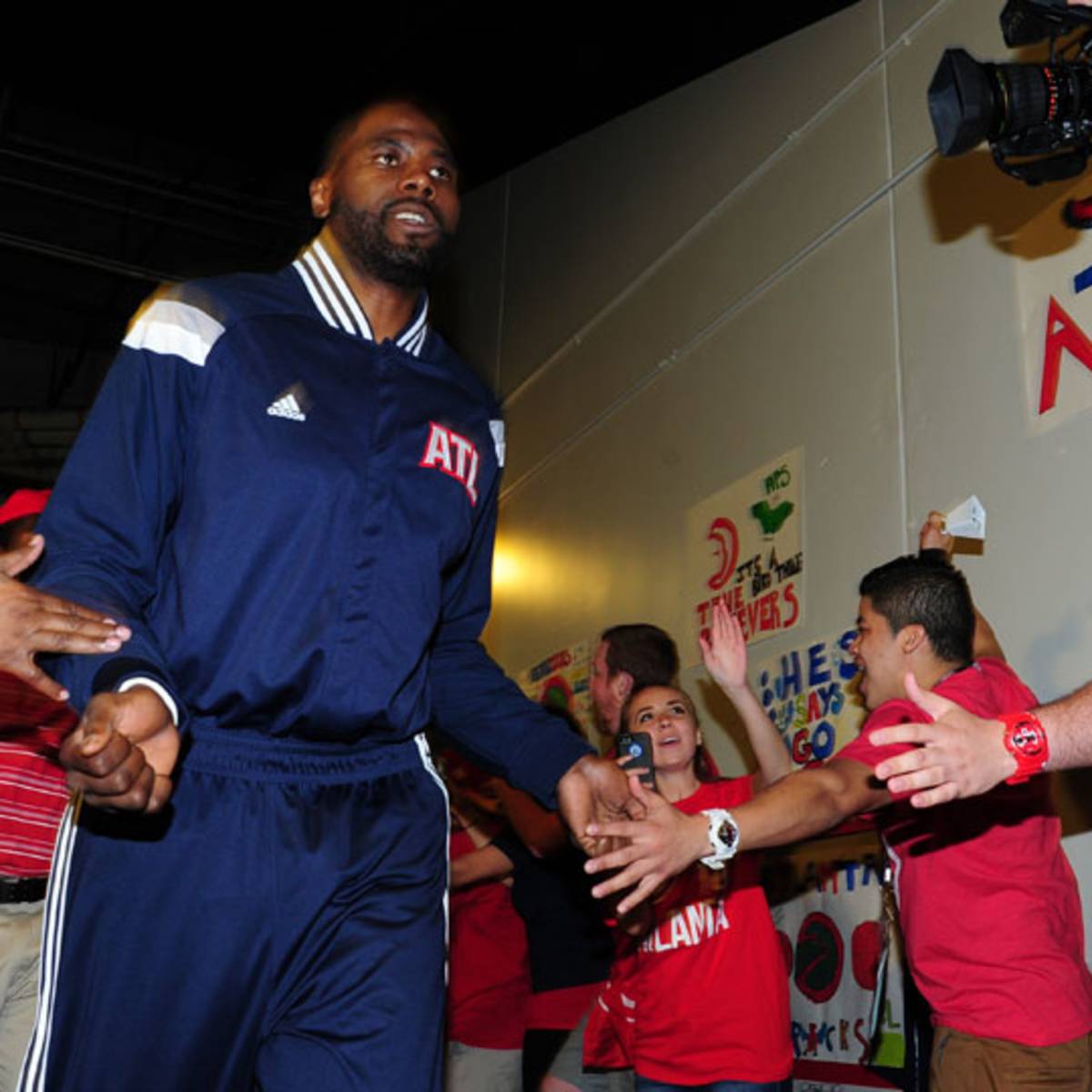 LA Clippers: Should Elton Brand's Jersey Be Retired?