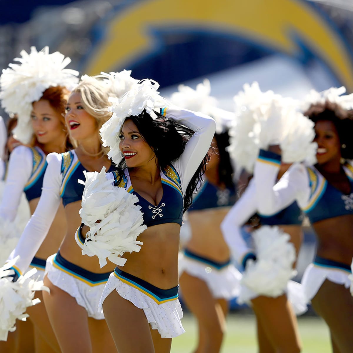 NFL cheerleaders take the field - Week 2