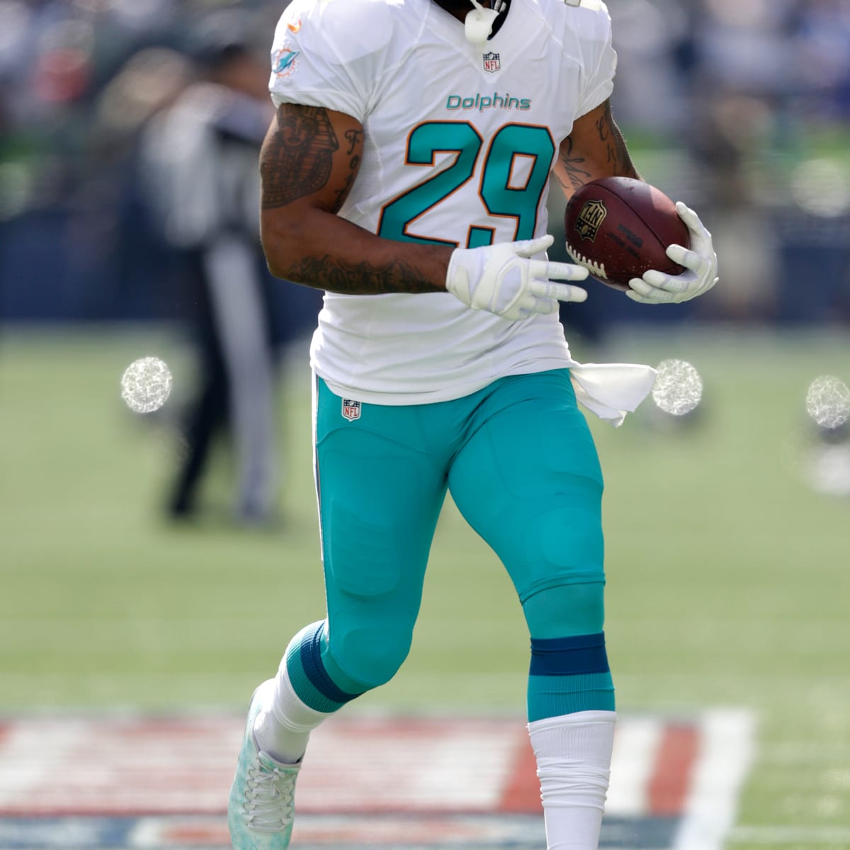 Dolphins RB Arian Foster announces retirement after latest injury