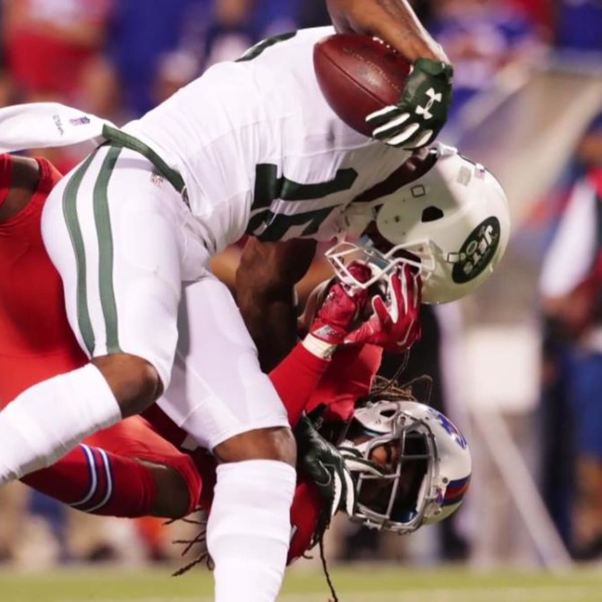 New York Jets Star Receiver Brandon Marshall Goes Down with Knee Injury