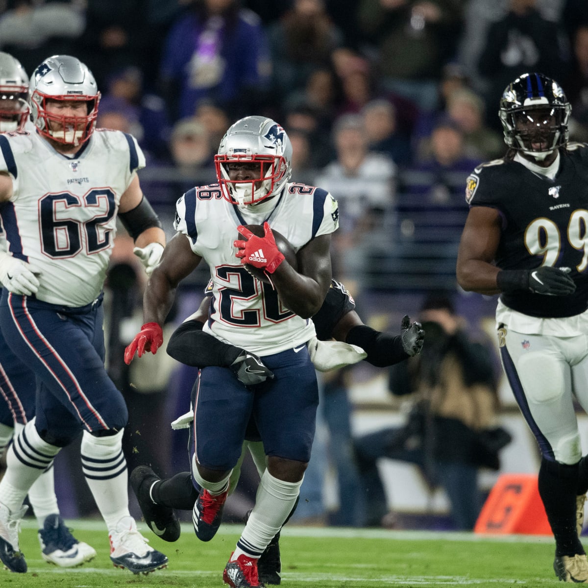 Unbeaten no more, Patriots fall to Jackson and Ravens 37-20