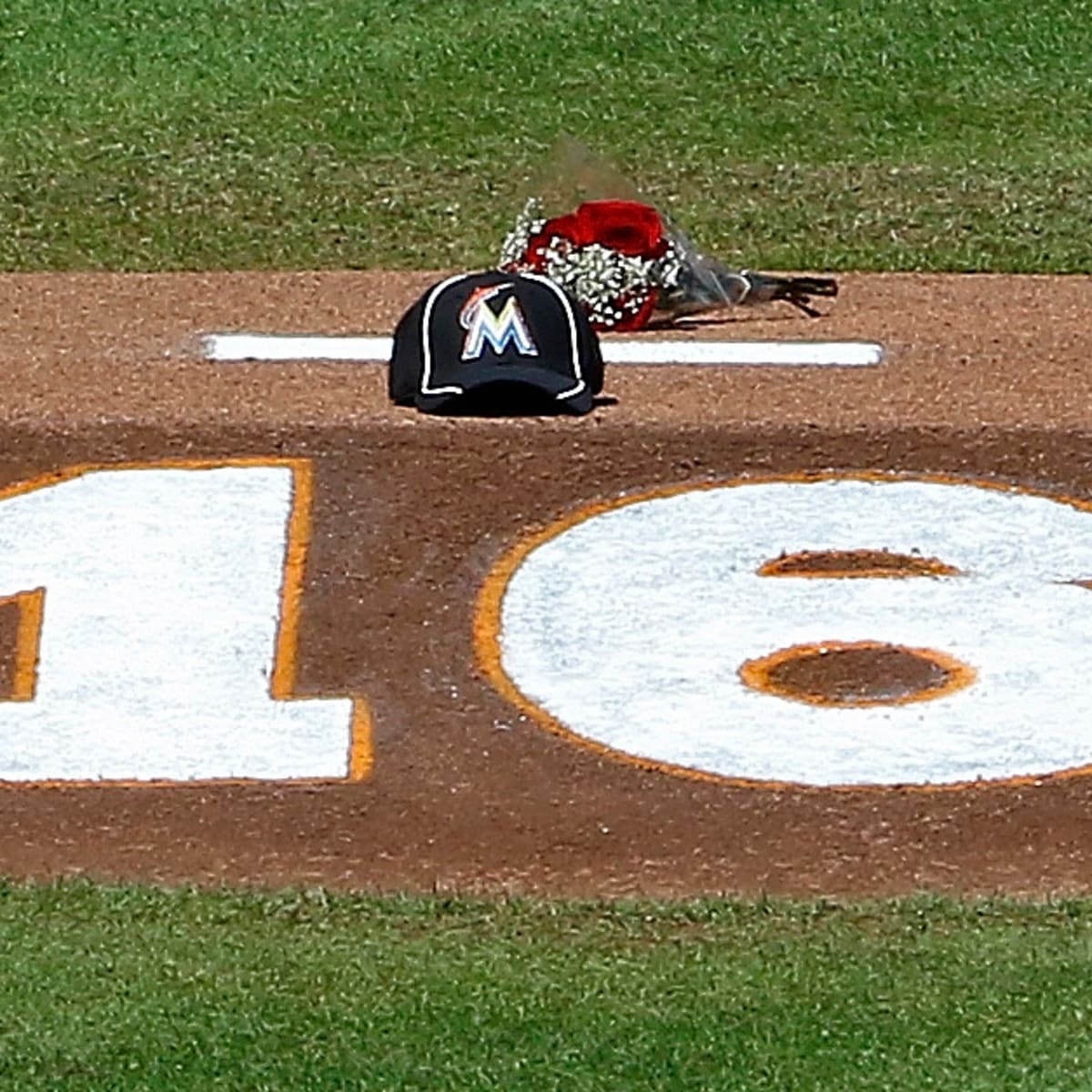 Miami Marlins will wear No. 16 jerseys on Monday to honor Jose