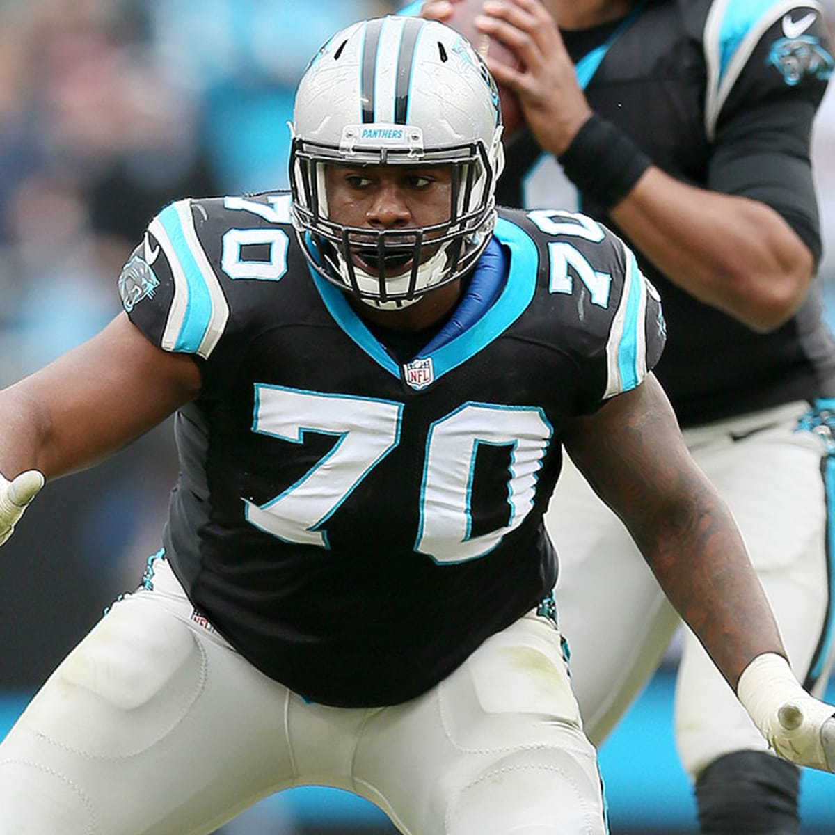 Former Panthers, Steelers offensive lineman Trai Turner signs new