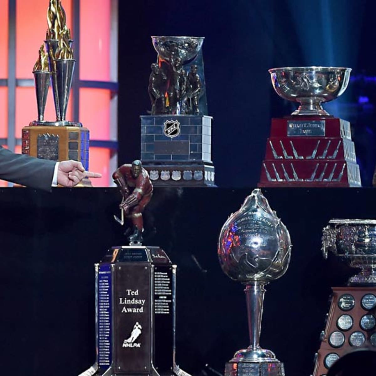 2023 NHL Awards: Oilers' Connor McDavid captures Hart Trophy as league MVP,  Erik Karlsson wins Norris Trophy 