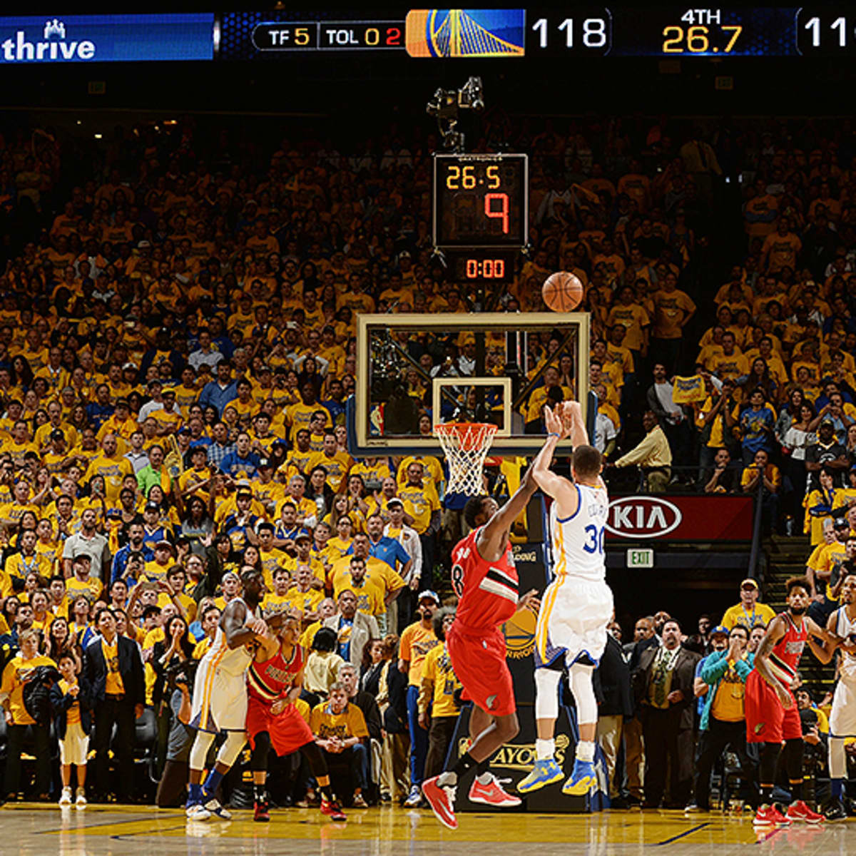 Download Klay Thompson Edited Crossover Wallpaper