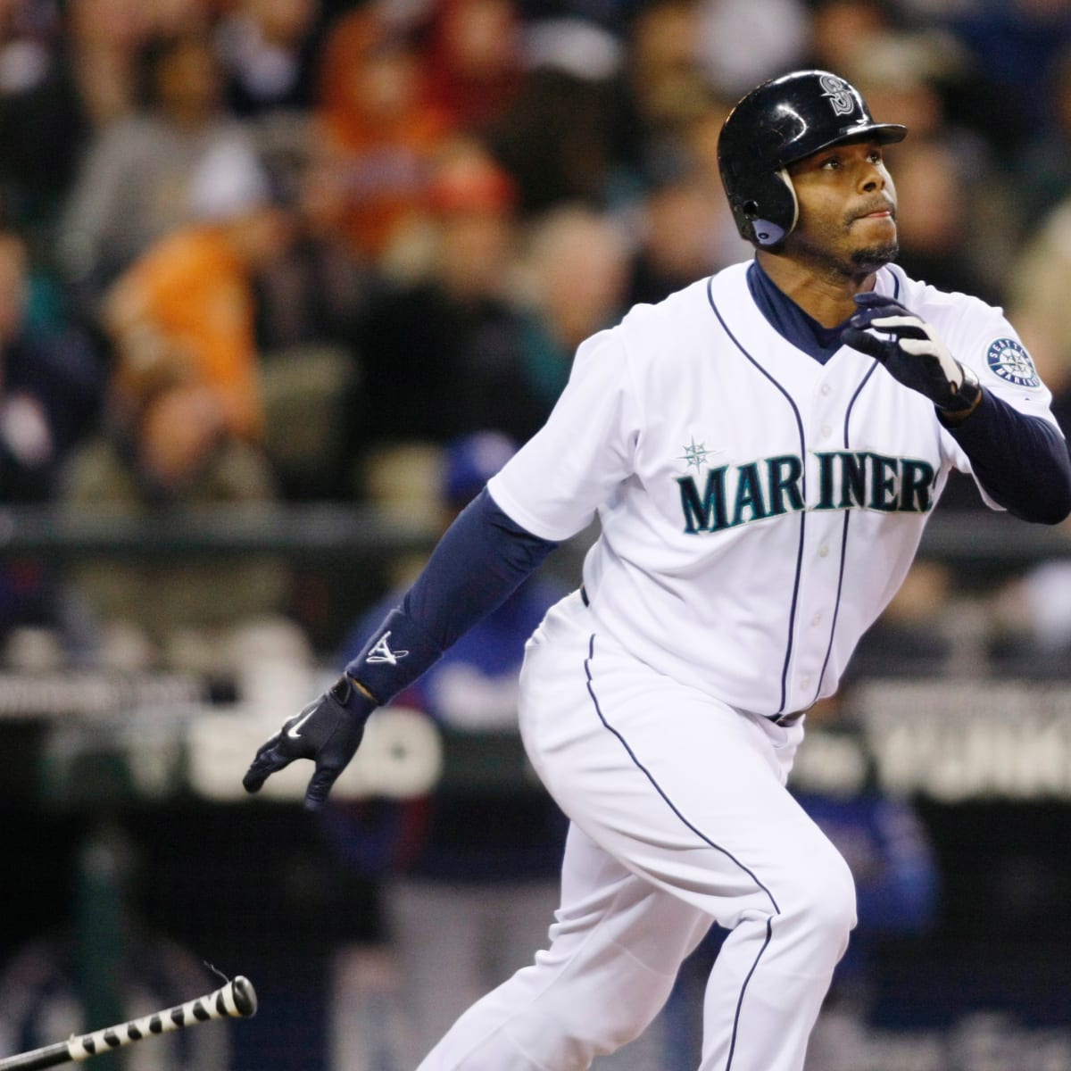 Griffey to wear Mariners cap on Hall of Fame plaque