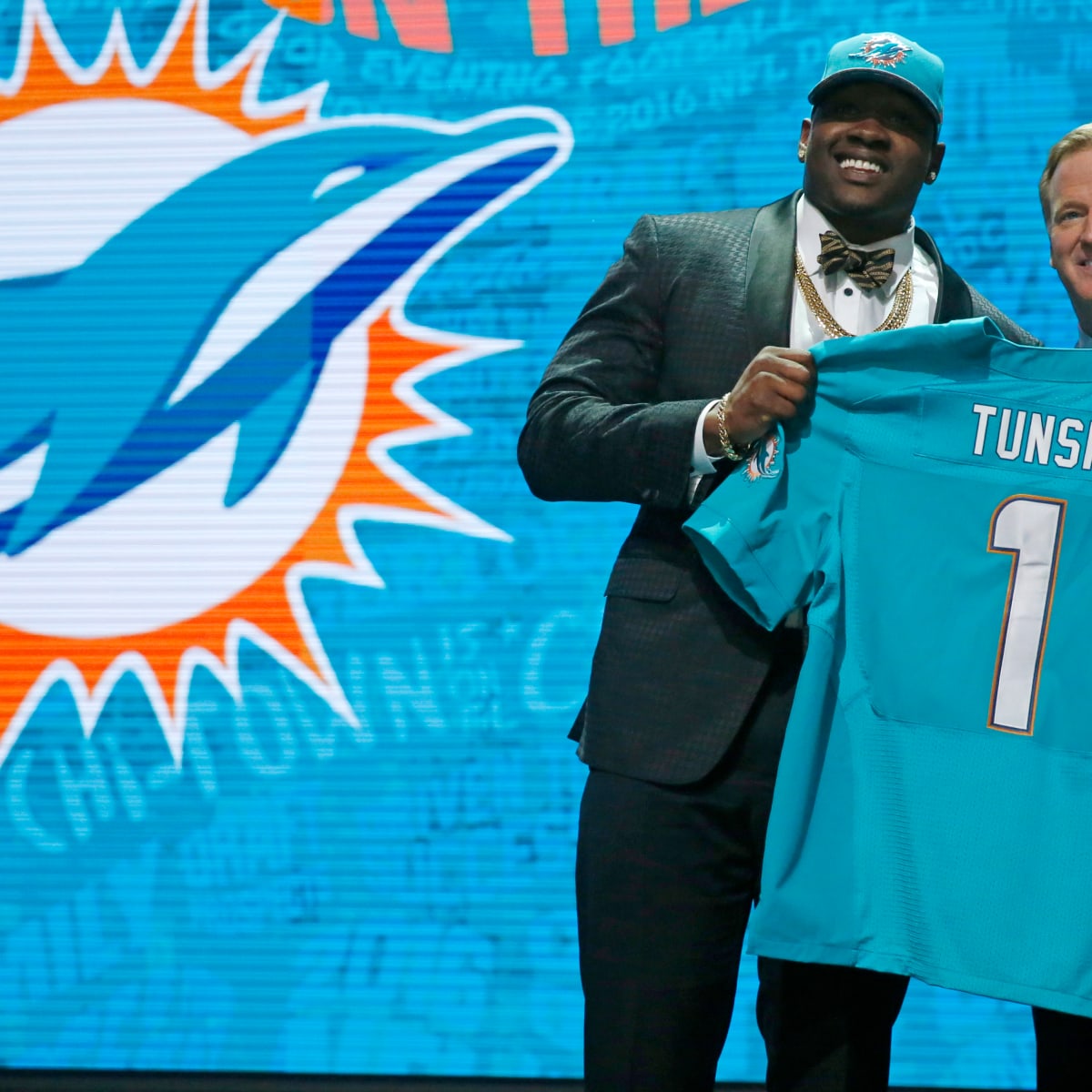 2016 NFL draft -- Laremy Tunsil admits to taking cash from Ole