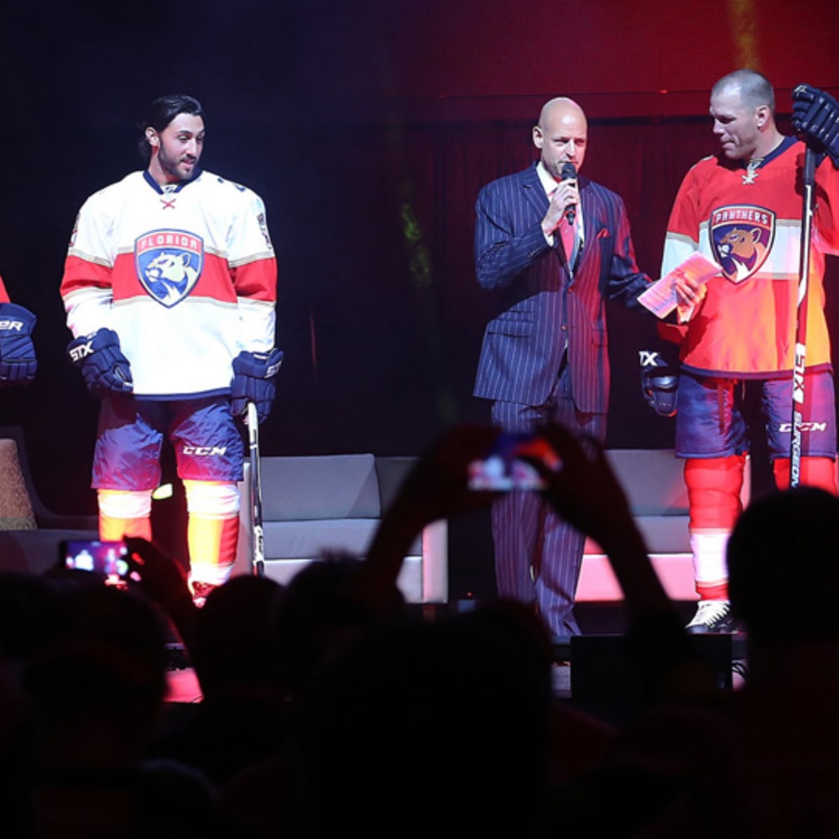 Florida Panthers unveil new logos, uniforms —