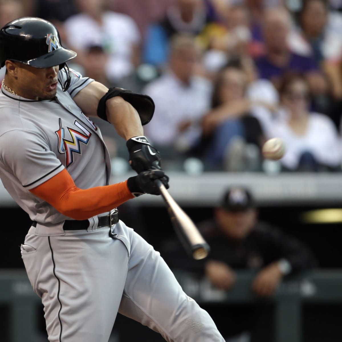 Giancarlo Stanton's 43rd home run kick-starts Marlins win vs. Giants