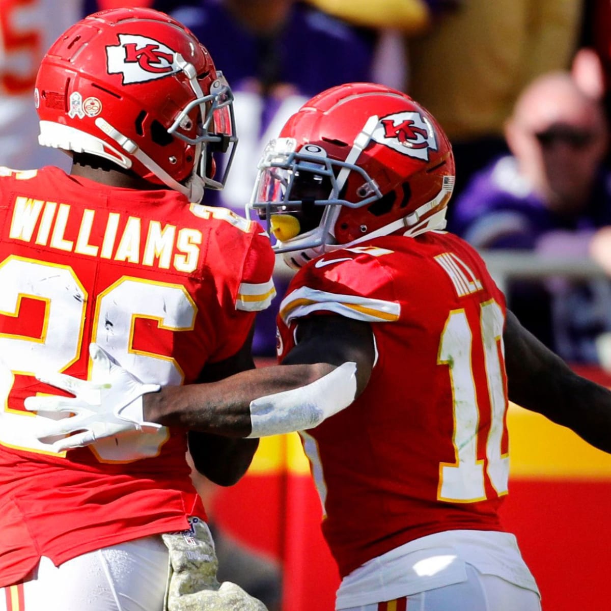 Damien Williams 91 yard touchdown run! Tyreek Hill outruns him