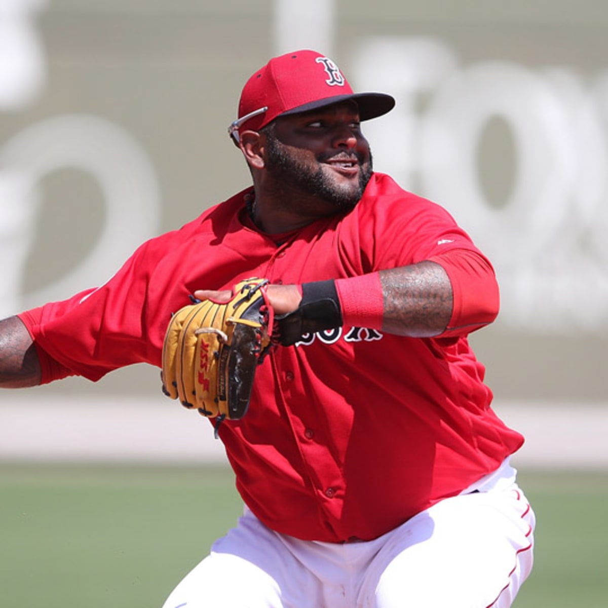 Ex-trainer says Pablo Sandoval needs babysitter to control weight
