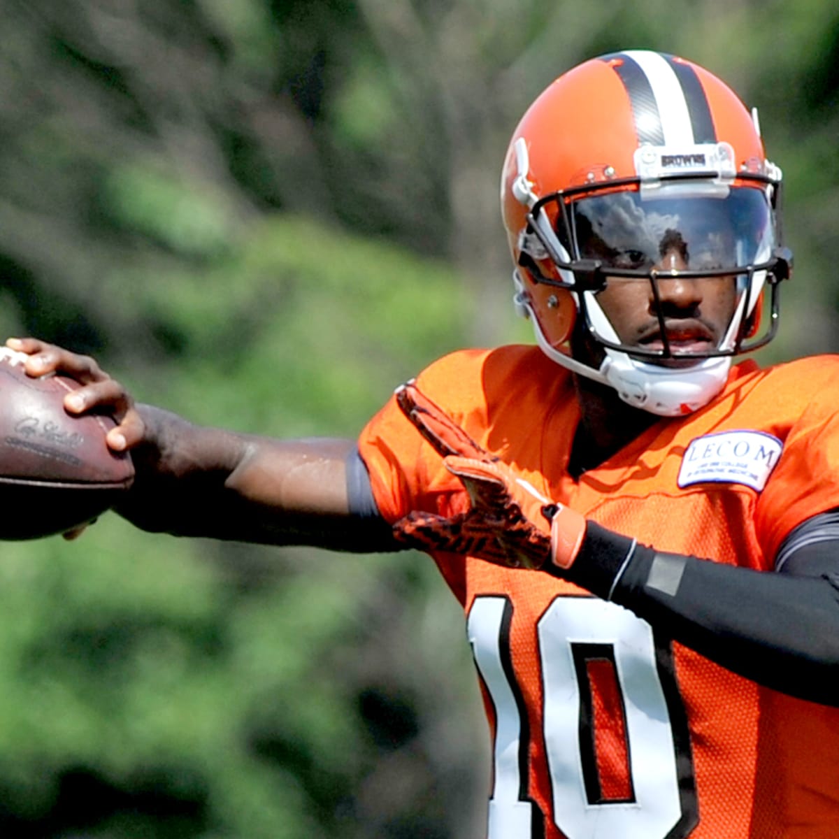 Robert Griffin III to restart NFL career with Cleveland Browns