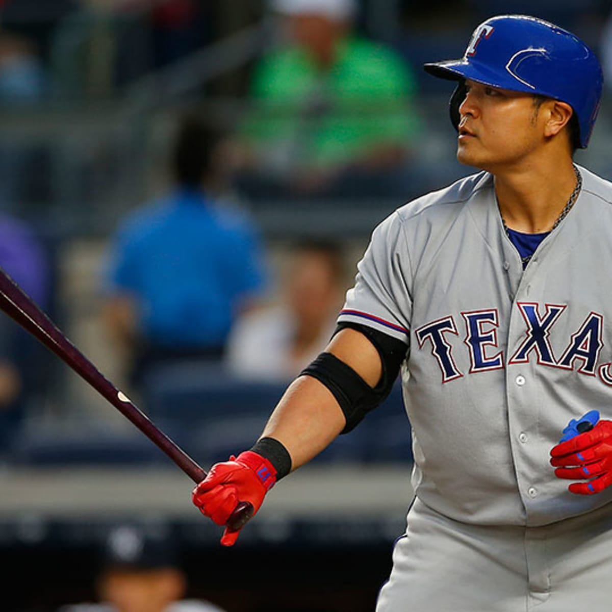 Rangers put OF Choo back on DL after only 1 game in return