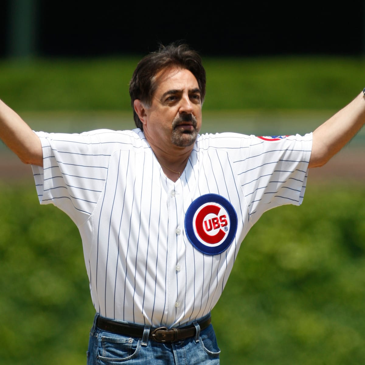 John Cusack, sports blogger argue Chicago Cubs vs White Sox