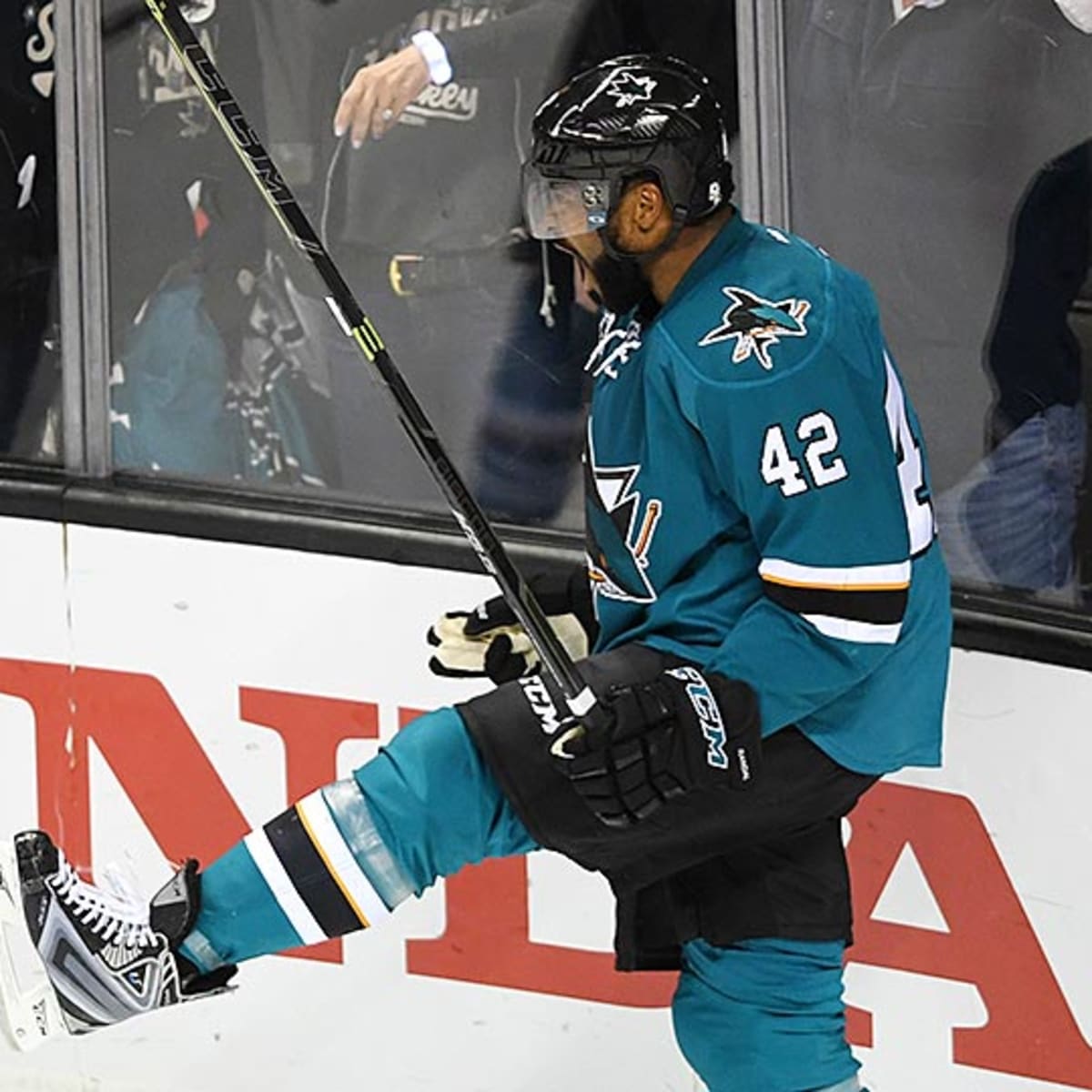 joel-ward-sharks-game-6jpg.jpg