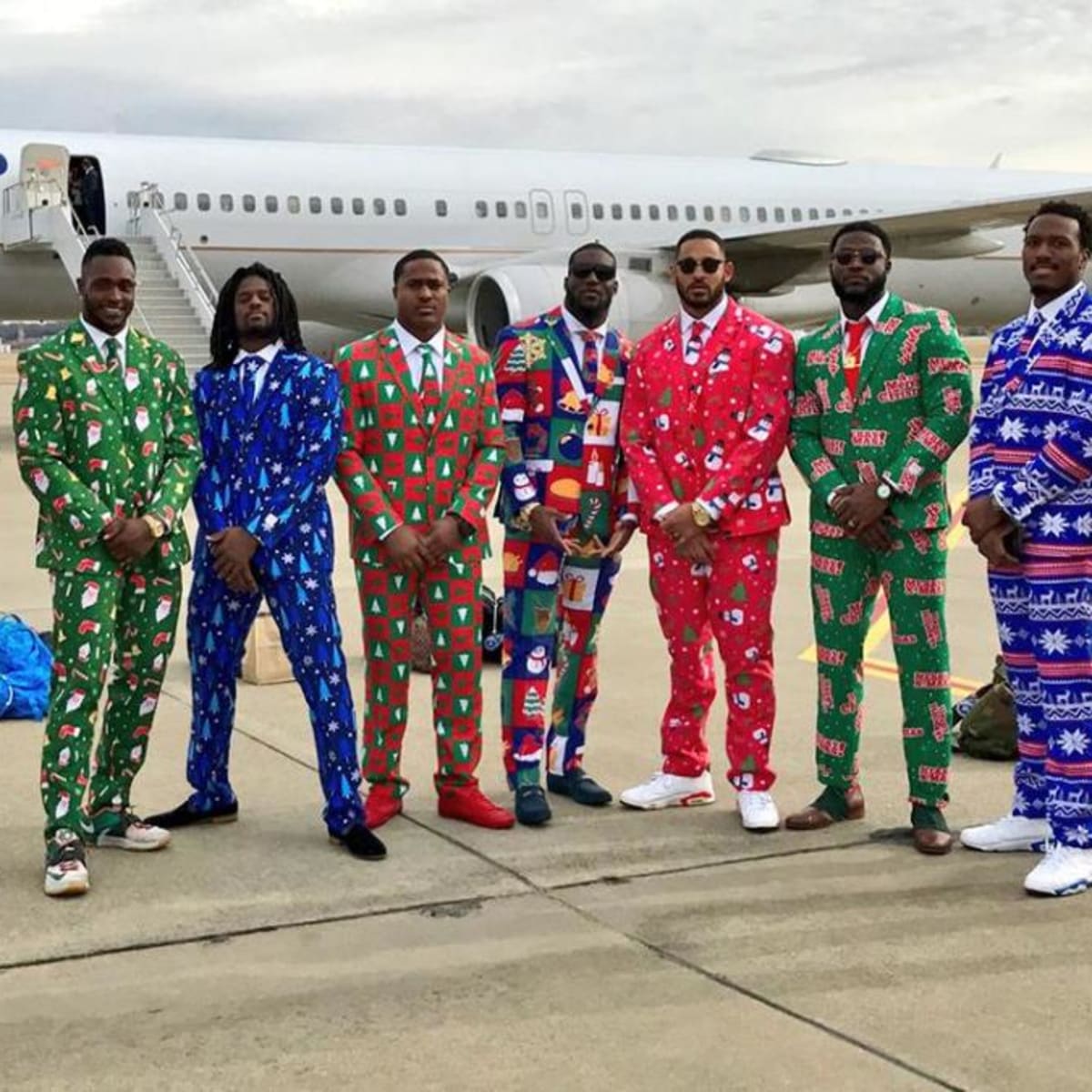 NFL Week 16 fashion - Players arrive in the Christmas spirit - ESPN