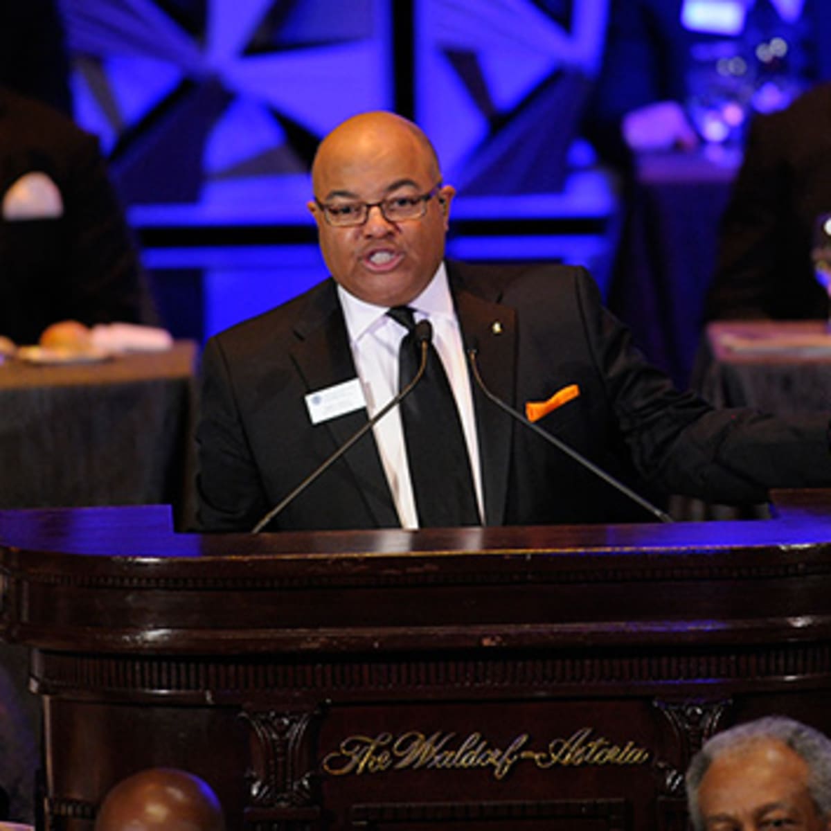 Mike Tirico Named NBC's 'Sunday Night Football' Play-By-Play Announcer –  Deadline