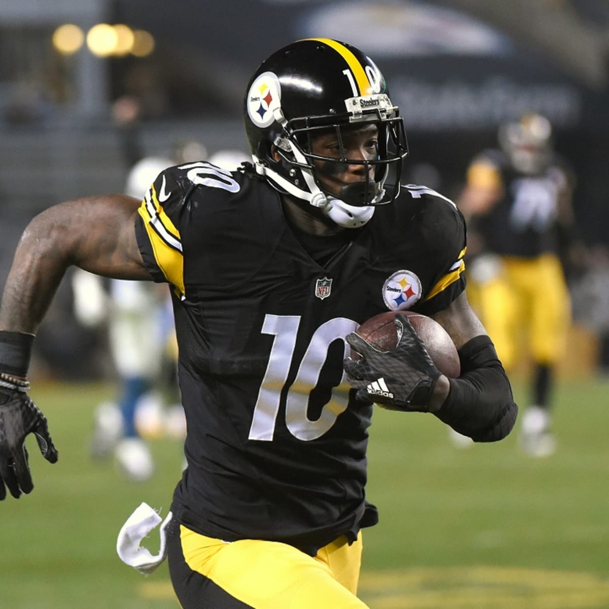 Former Raider Martavis Bryant applying for NFL reinstatement, report says