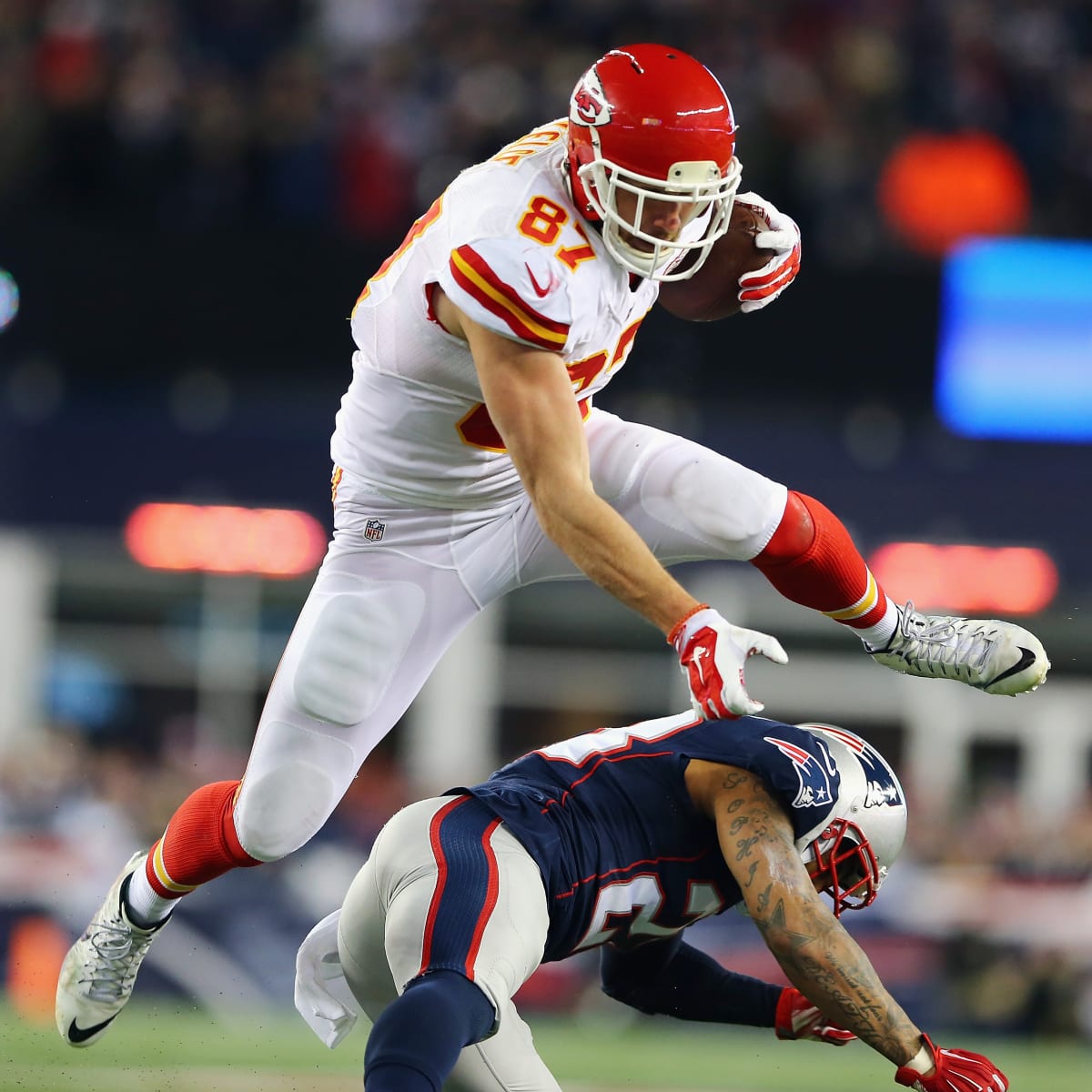 Chiefs, Travis Kelce agree to four-year extension reportedly worth more  than $14 million per season 