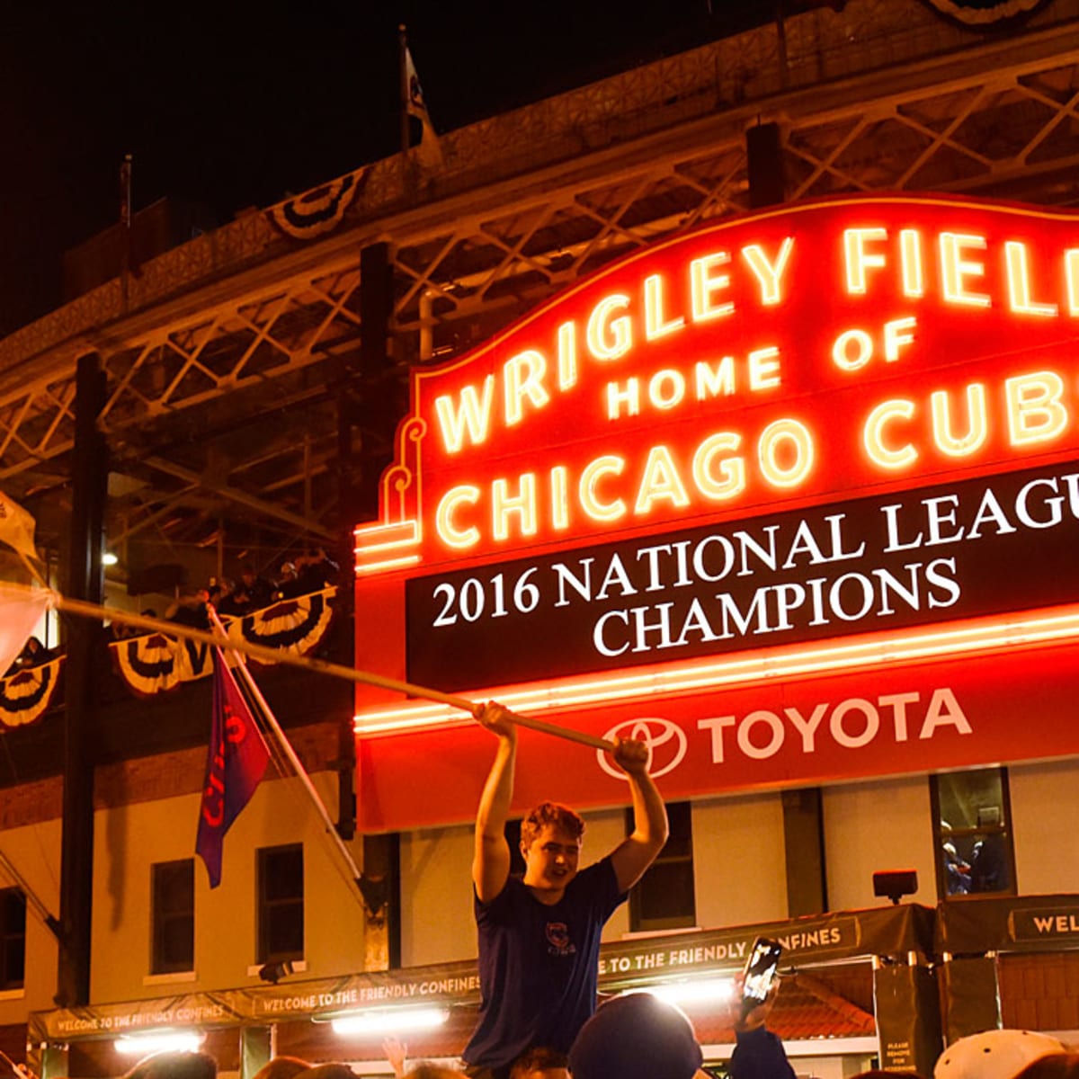 Watch: Inside the Cardinals' locker room after NL Central clinch in  Milwaukee