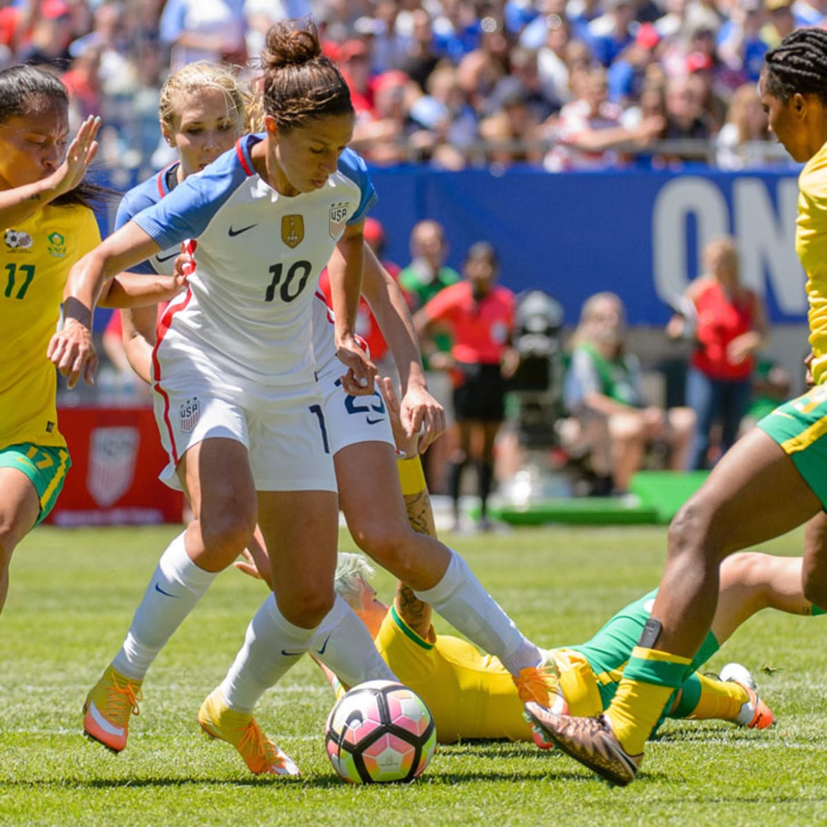 Carli Lloyd plans to pursue NFL career after 2020 Olympics