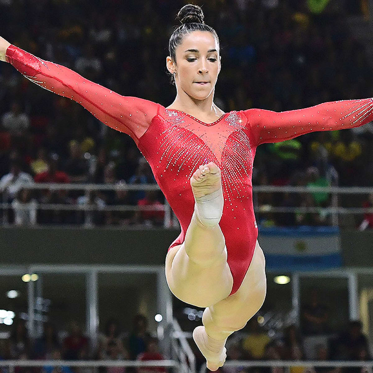 Biles, Raisman finish 1-2 in Olympic floor exercise