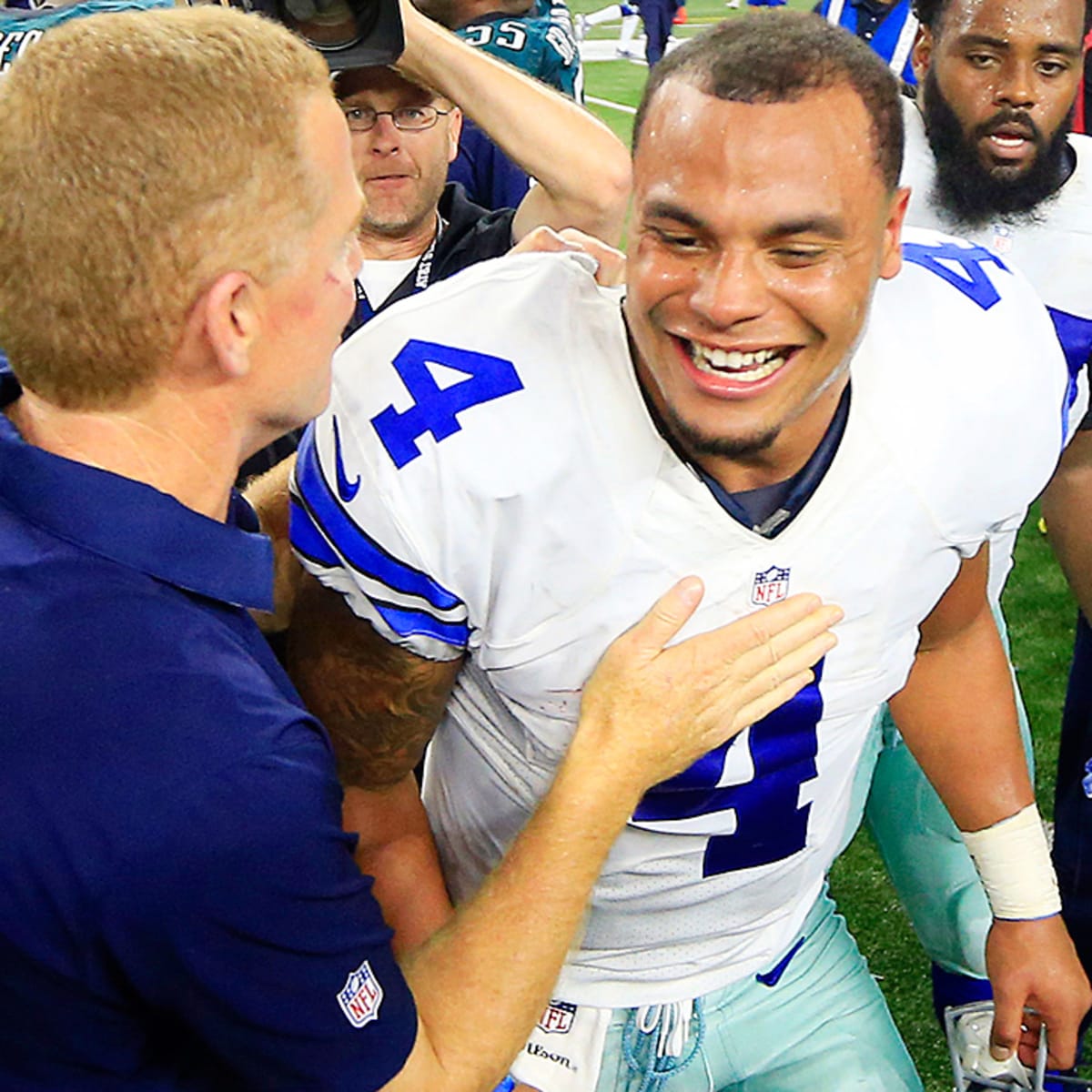 Should Cowboys pay Dak Prescott like Eagles' Carson Wentz or 'cut