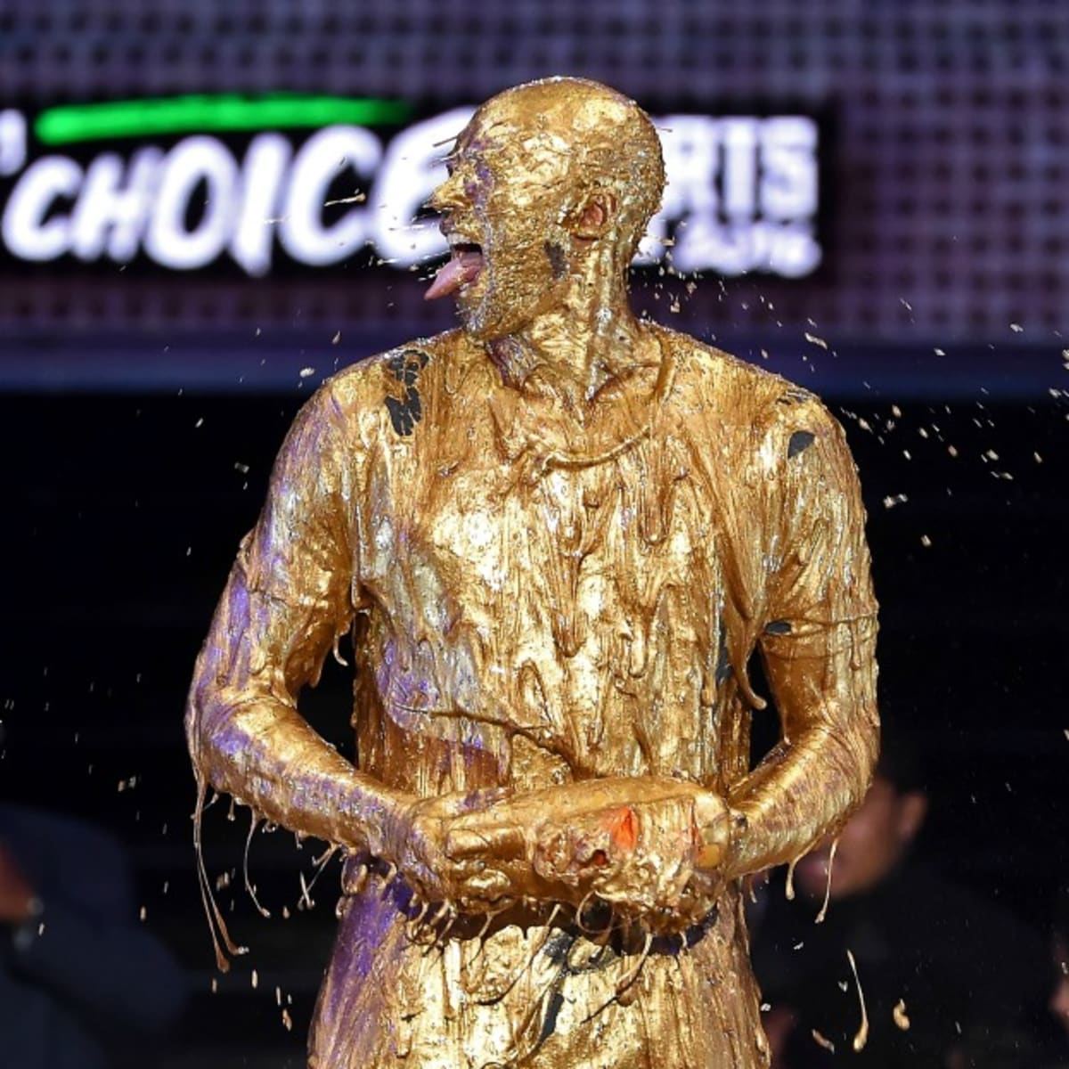 Von Miller gets slimed at the Nickelodeon Kids' Choice Sports