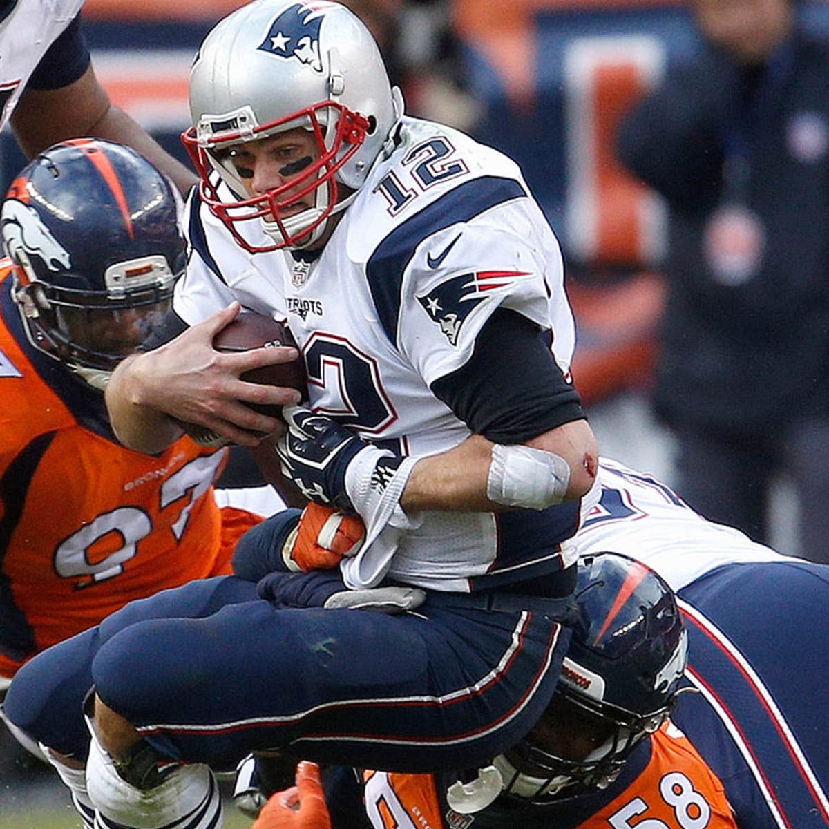 Broncos' Defense Bruises Tom Brady, Lifting Peyton Manning to Super Bowl -  The New York Times