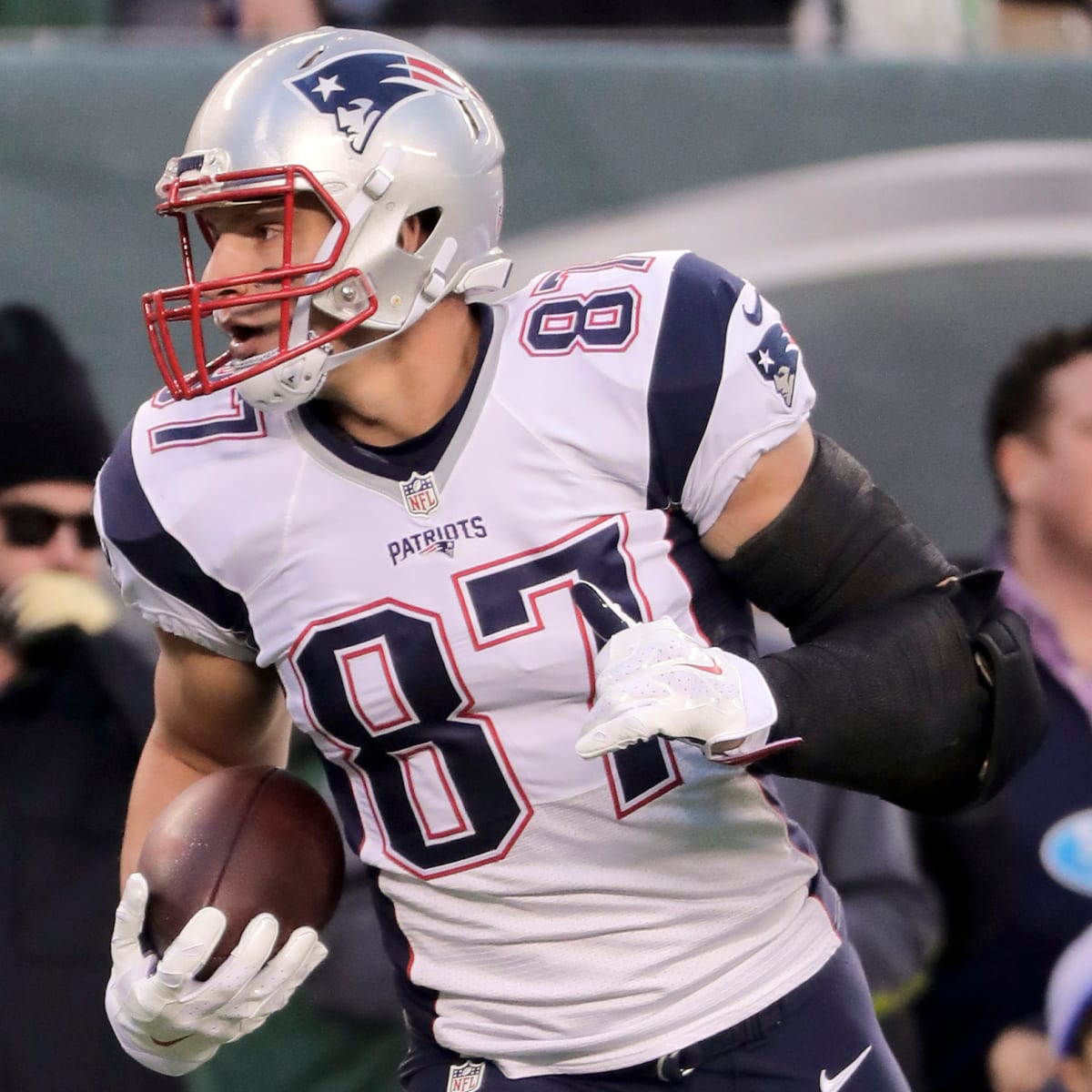 Rob Gronkowski Injury History & Updates