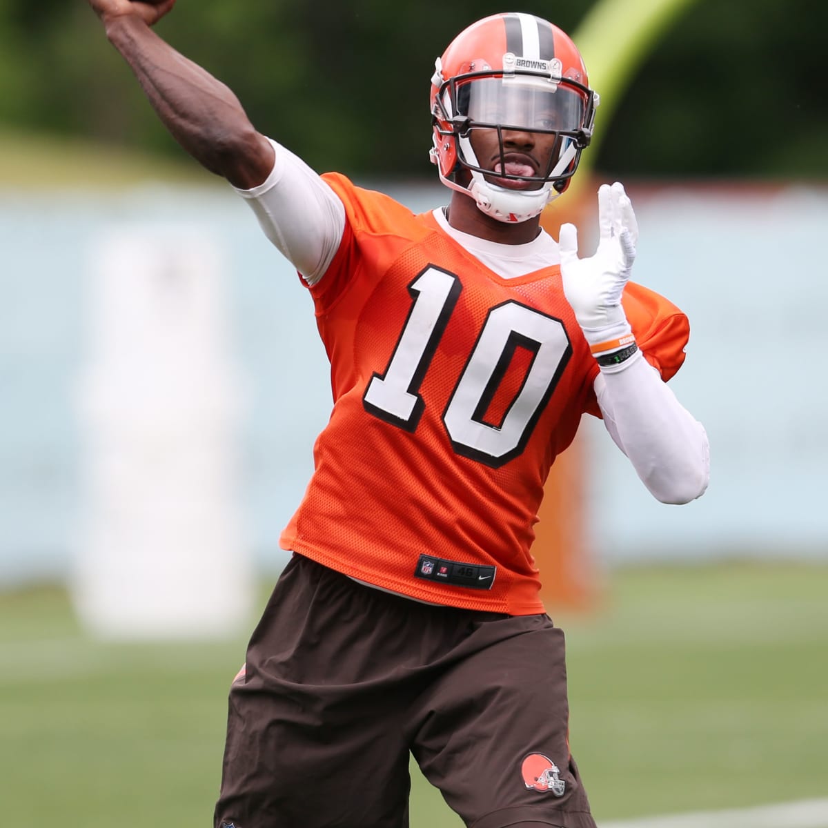 Browns to name starting QB before first exhibition