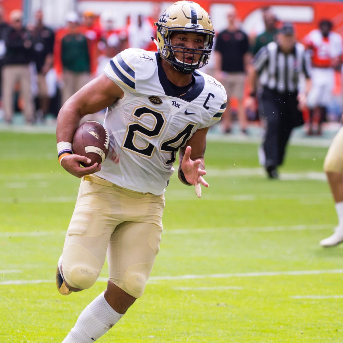 James Conner receives Disney Sports Spirit Award - The Pitt News