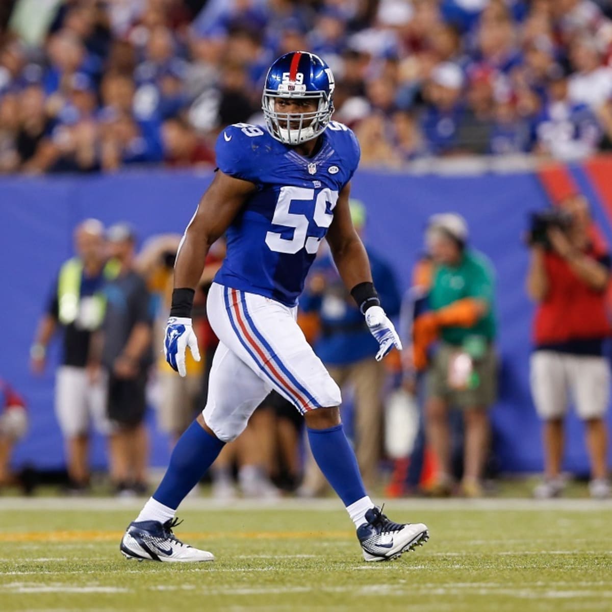 RAVENS SIGN DEVON KENNARD 