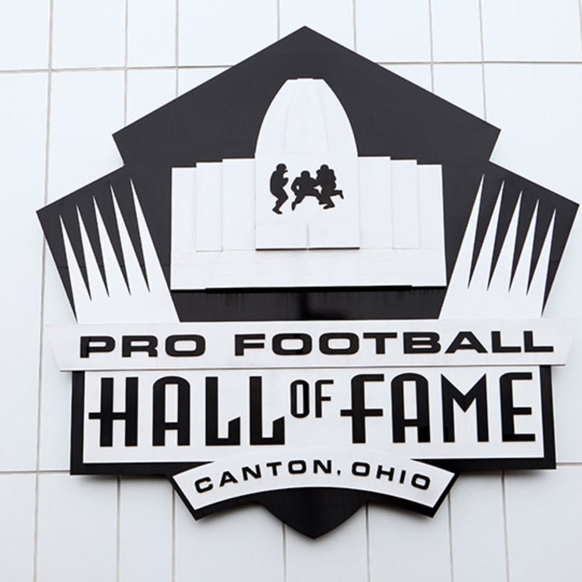 Enshrinement order, presenters announced for Pro Football Hall of Fame  classes 