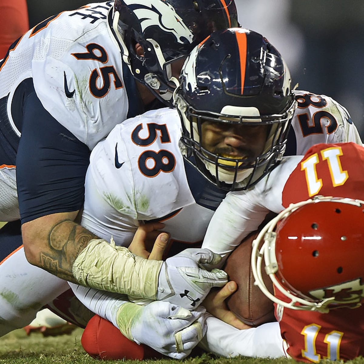 Tennessee Titans linebacker Jack Gibbens tackles Houston Texans News  Photo - Getty Images